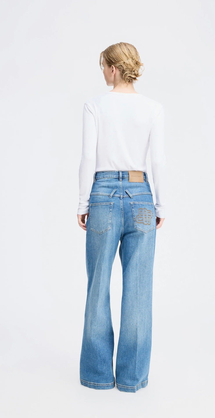 Rosh Jeans