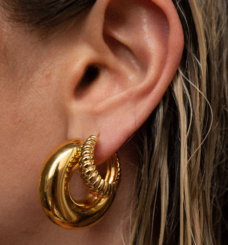 Noemi Hoops Gold