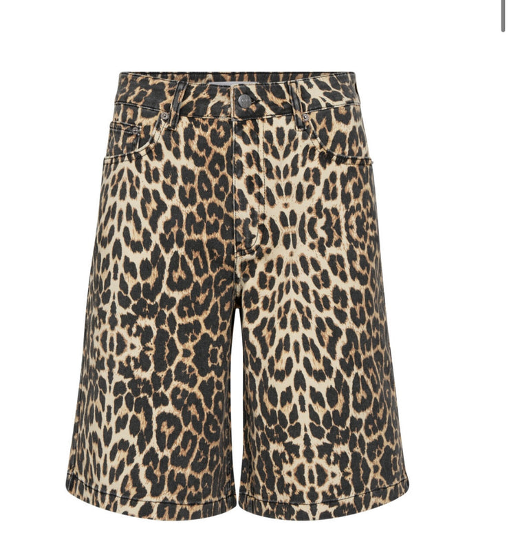 LeoCC Bermuda Shorts