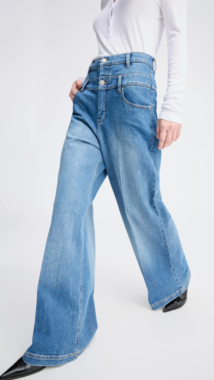 Rosh Jeans