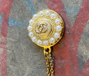 Chanel Redesign Smykke, gull-logo med perlekant Pearl Gold